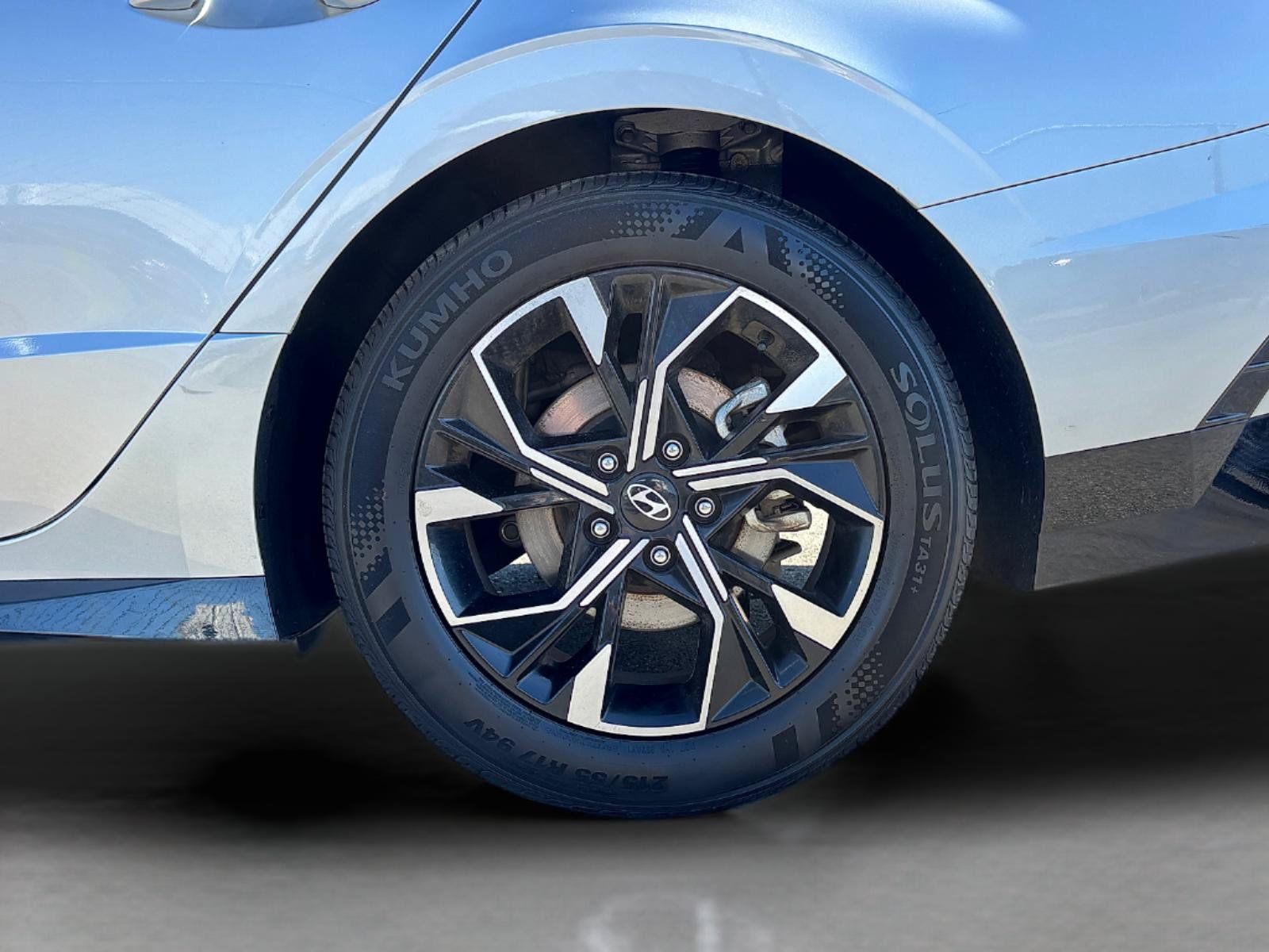 Used 2025 Hyundai Sonata SEL FWD image 12