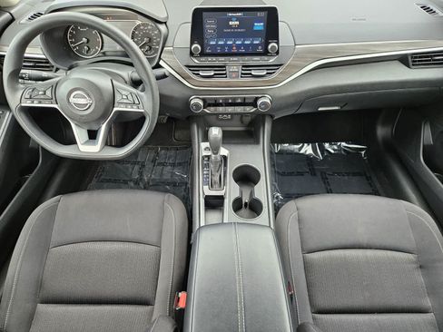 Used 2025 Nissan Altima 2.5 SV FWD image 23