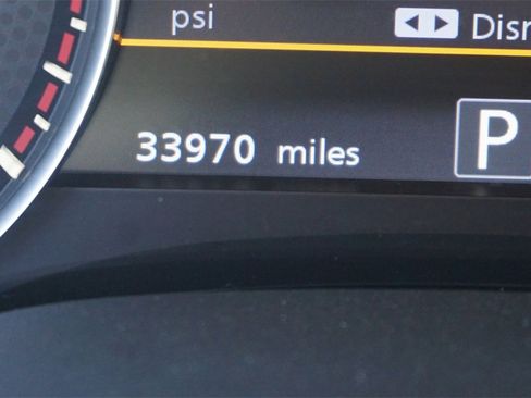 Used 2023 Nissan Armada SL w/ Captain's Chairs Package image 7