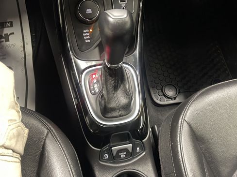 Used 2019 Jeep Compass Latitude AWD/4WD image 9
