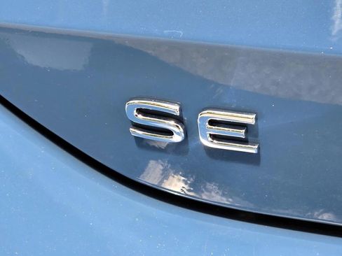 New 2025 Volkswagen Tiguan SE image 7