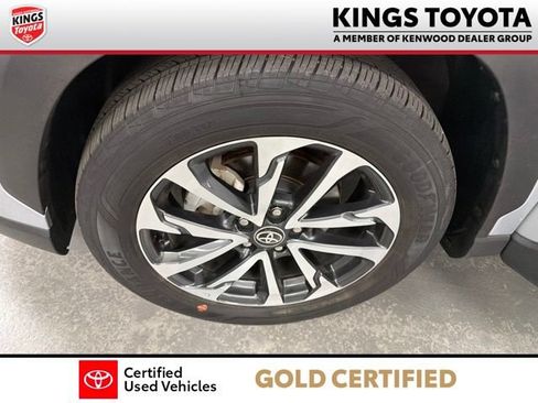 Used 2024 Toyota Corolla Cross XLE AWD/4WD image 29