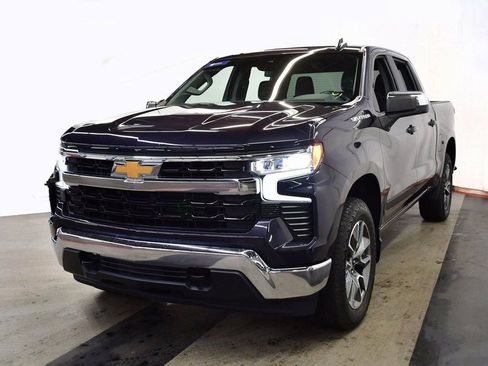Used 2024 Chevrolet Silverado 1500 LT image 2