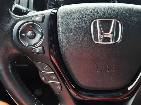 Used 2017 Honda Pilot Elite image 36