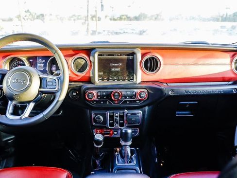 Used 2023 Jeep Wrangler Unlimited Rubicon 4xe image 15