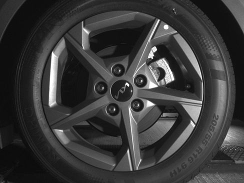 Used 2025 Kia K4 LXS image 14