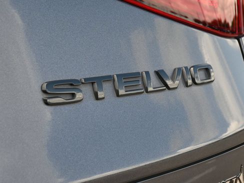 Used 2021 Alfa Romeo Stelvio Sprint w/ Nero Edizione RWD image 21