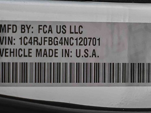 Used 2022 Jeep Grand Cherokee Limited image 30