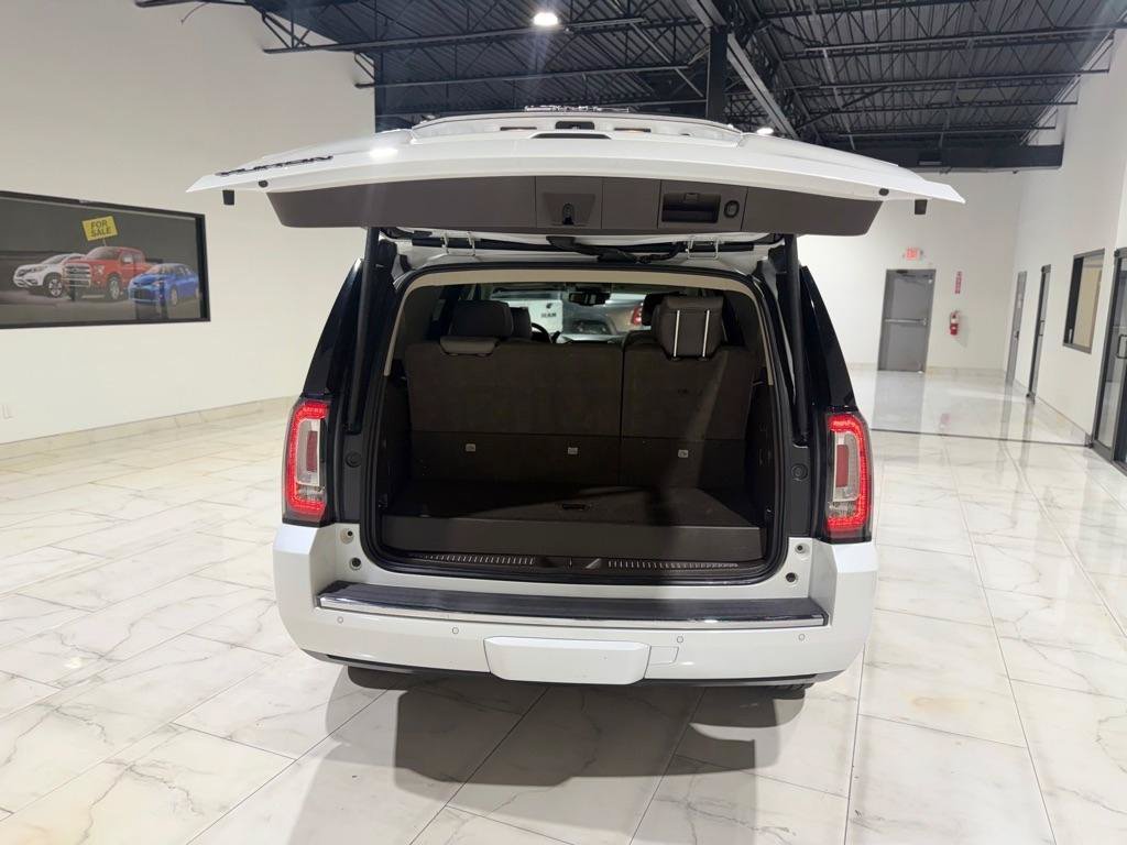 Used 2016 GMC Yukon Denali RWD image 11