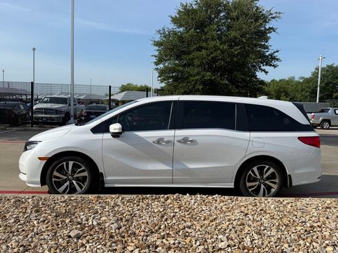 Used 2024 Honda Odyssey Touring image 2
