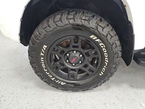 Used 2018 Toyota 4Runner TRD Pro AWD/4WD image 9
