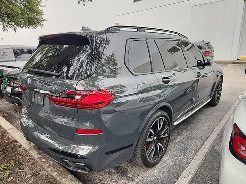 Used 2022 BMW X7 xDrive40i w/ M Sport Package AWD/4WD image 3