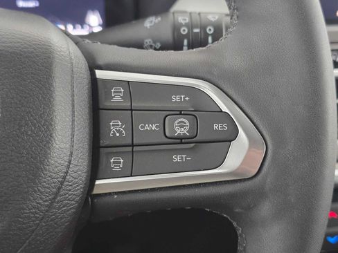 Used 2023 Jeep Compass Limited w/ Elite Group AWD/4WD image 31