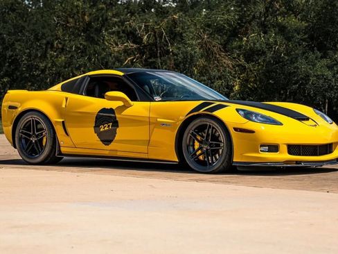 Used 2006 Chevrolet Corvette Z06 w/ Preferred Equipment Group image 12