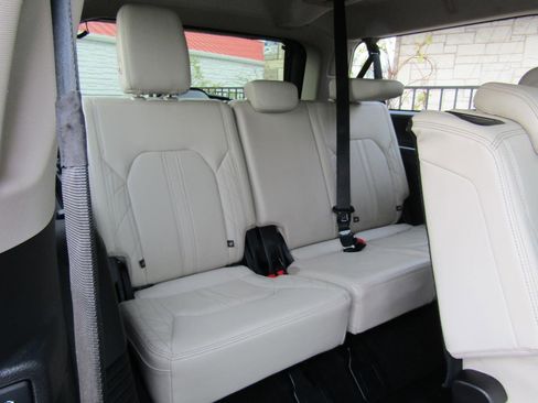 Used 2019 Ford Expedition Max Platinum image 15