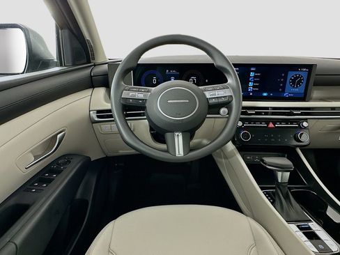 New 2026 Hyundai Tucson SEL FWD image 18