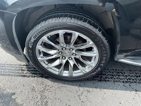 Used 2017 Cadillac Escalade Luxury AWD/4WD image 11