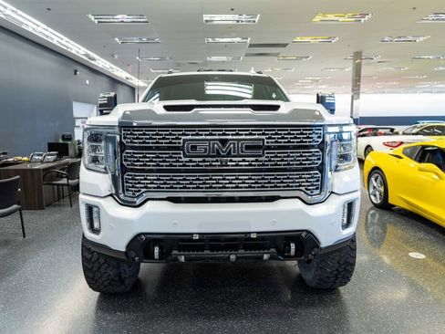 Used 2021 GMC Sierra 2500 Denali w/ Denali Ultimate Package image 3