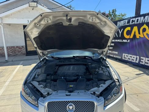 Used 2012 Jaguar XF RWD image 33
