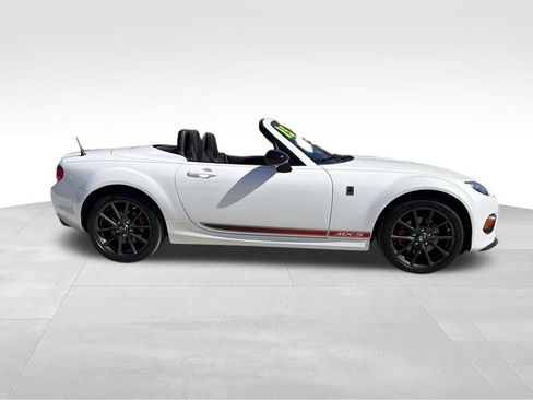 Used 2015 MAZDA MX-5 Miata Club image 10