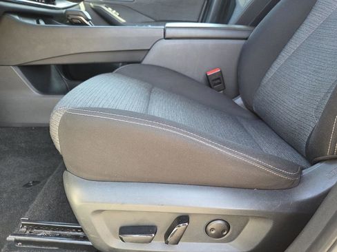 Used 2023 Nissan Rogue SV image 12