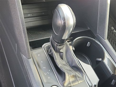 Used 2023 Volkswagen Atlas SE image 14