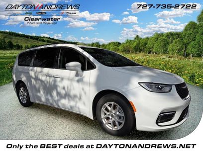 Used 2022 Chrysler Pacifica Touring-L