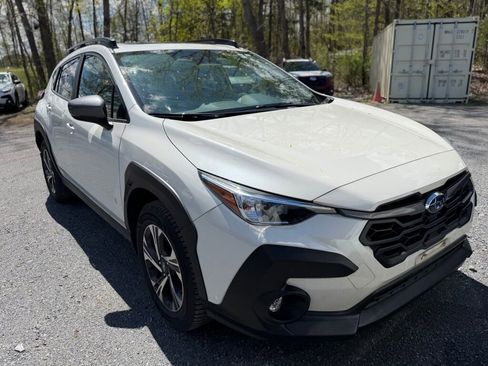 Used 2024 Subaru Crosstrek 2.0i Premium AWD/4WD image 2