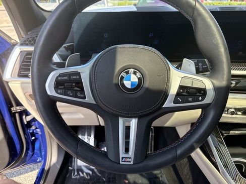 Used 2025 BMW X7 M60i AWD/4WD image 32