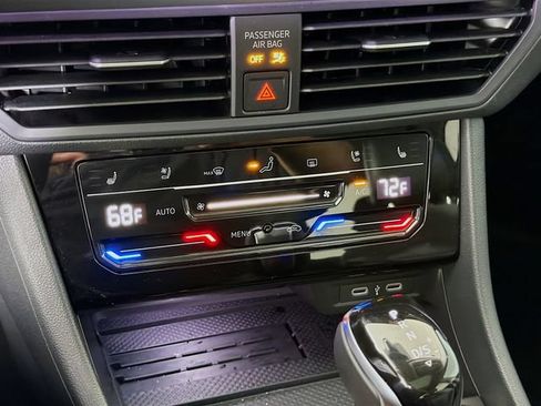 New 2025 Volkswagen Jetta SEL FWD image 17