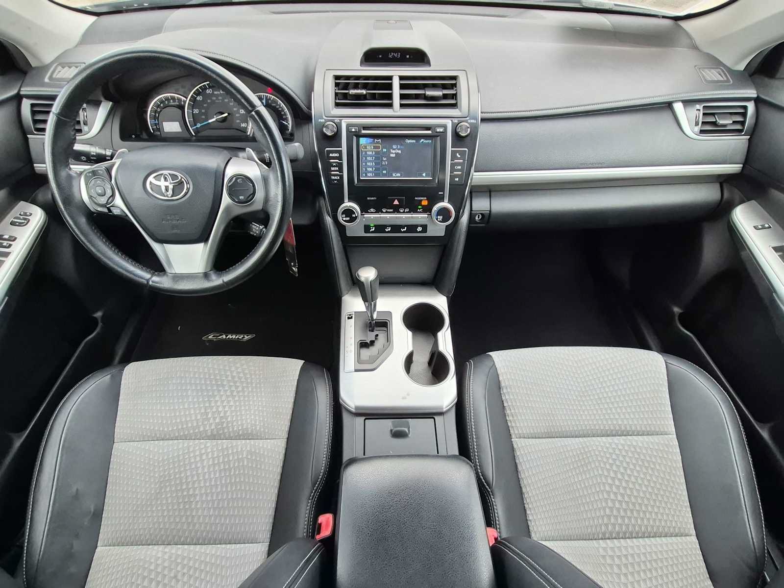 Used 2012 Toyota Camry SE FWD image 15