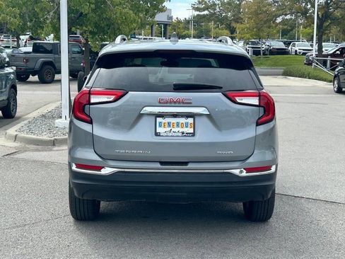 Used 2024 GMC Terrain SLT image 4