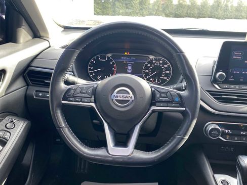 Used 2019 Nissan Altima 2.5 SV image 16