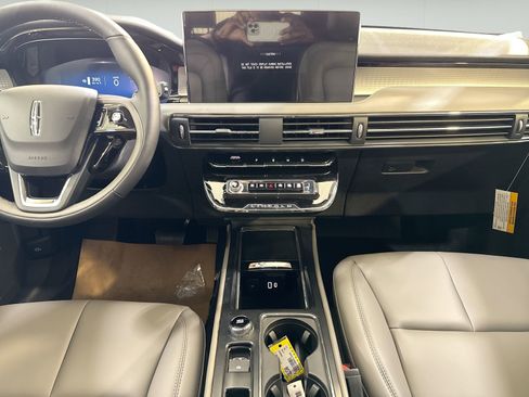 New 2026 Lincoln Corsair Premiere AWD/4WD image 22