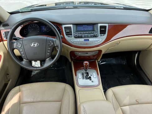Used 2013 Hyundai Genesis 3.8 RWD image 22