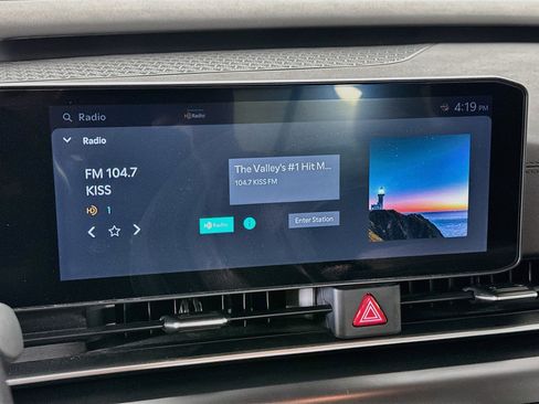 Used 2025 Kia Carnival FWD image 21