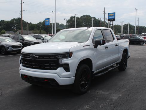 New 2026 Chevrolet Silverado 1500 RST w/ Redline Edition AWD/4WD image 9