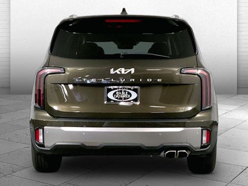 Certified 2025 Kia Telluride SX w/ SX Captain's Chair Package AWD/4WD image 3