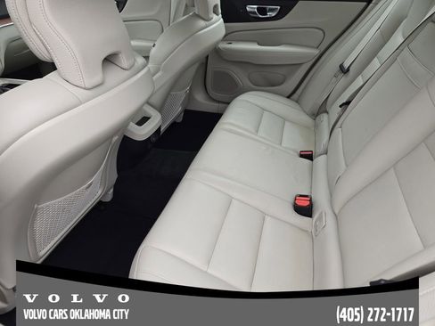 Used 2021 Volvo S60 T5 Momentum AWD/4WD image 29