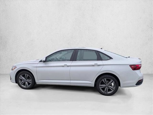 Used 2024 Volkswagen Jetta SE w/ Panoramic Sunroof Package FWD image 8