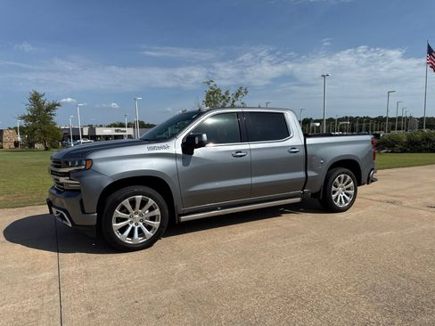 Used 2019 Chevrolet Silverado 1500 High Country AWD/4WD image 3