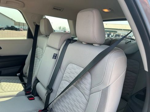Used 2024 Nissan Pathfinder SV AWD/4WD image 23