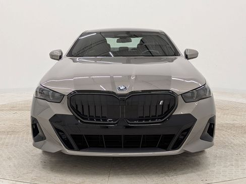 Certified 2025 BMW i5 xDrive40 image 6