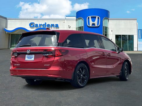 Certified 2024 Honda Odyssey Sport image 6