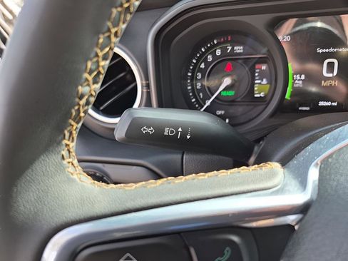 Used 2024 Jeep Wrangler Unlimited Sahara image 35