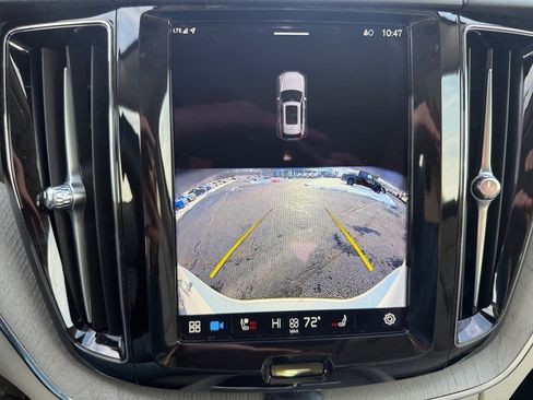 Used 2024 Volvo XC60 B5 Plus image 13