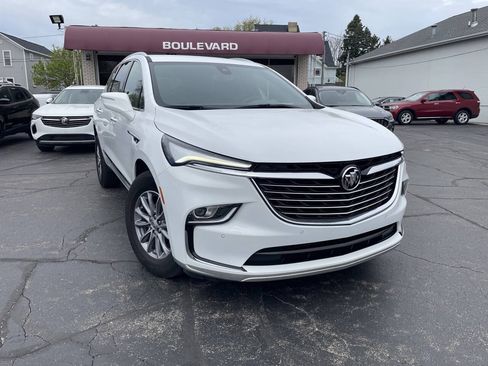 Used 2023 Buick Enclave Essence AWD/4WD image 1