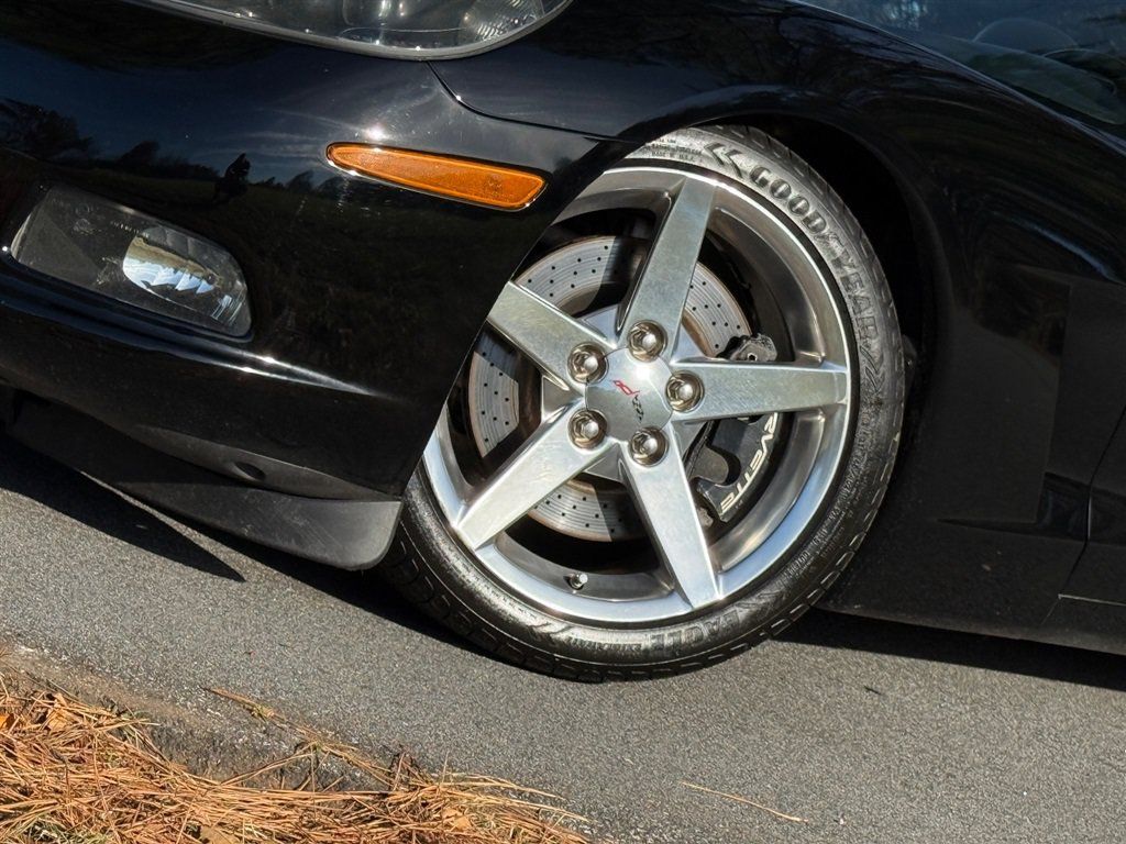 Used 2006 Chevrolet Corvette Convertible w/ Preferred Equipment Group RWD image 8