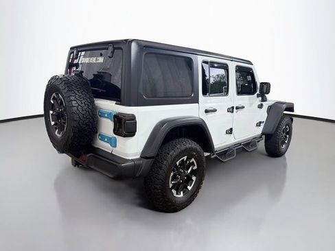 Used 2024 Jeep Wrangler Unlimited Rubicon 4xe w/ Convenience Group AWD/4WD image 9