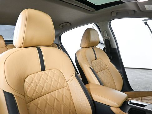 Used 2020 Nissan Sentra SV w/ SV Premium Package image 19